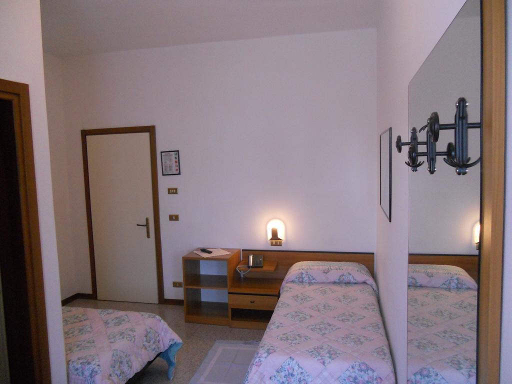 Hotel O'Scugnizzo 2 Belluno Ngoại thất bức ảnh