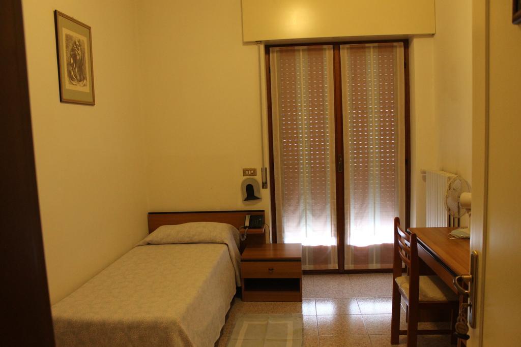 Hotel O'Scugnizzo 2 Belluno Ngoại thất bức ảnh