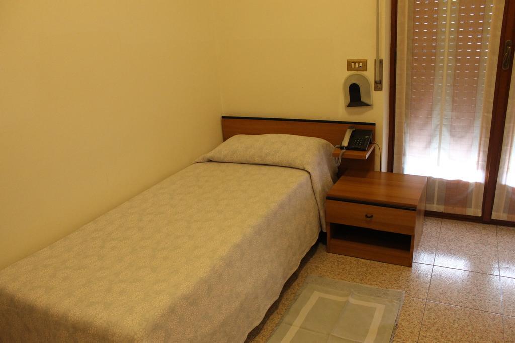 Hotel O'Scugnizzo 2 Belluno Ngoại thất bức ảnh