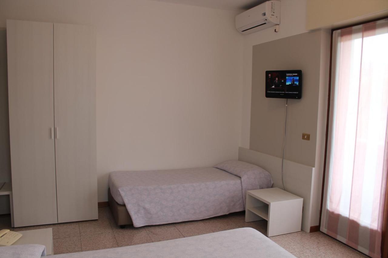 Hotel O'Scugnizzo 2 Belluno Ngoại thất bức ảnh