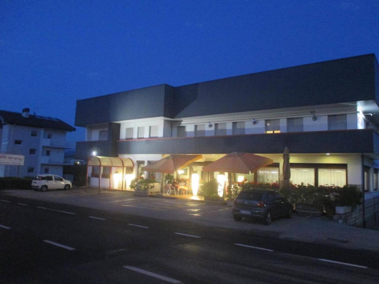 Hotel O'Scugnizzo 2 Belluno Ngoại thất bức ảnh