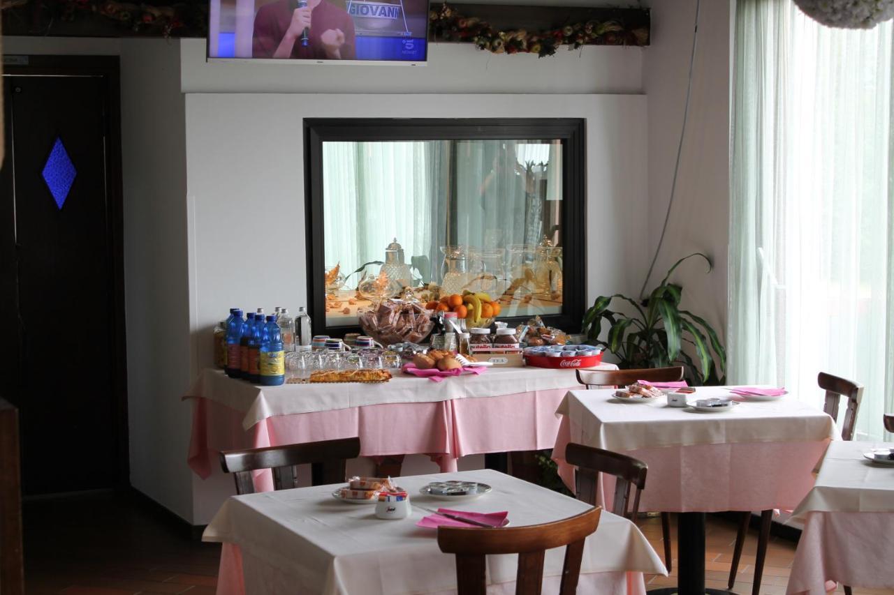 Hotel O'Scugnizzo 2 Belluno Ngoại thất bức ảnh