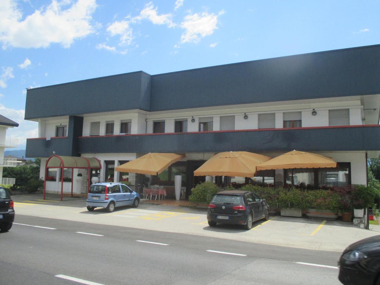Hotel O'Scugnizzo 2 Belluno Ngoại thất bức ảnh